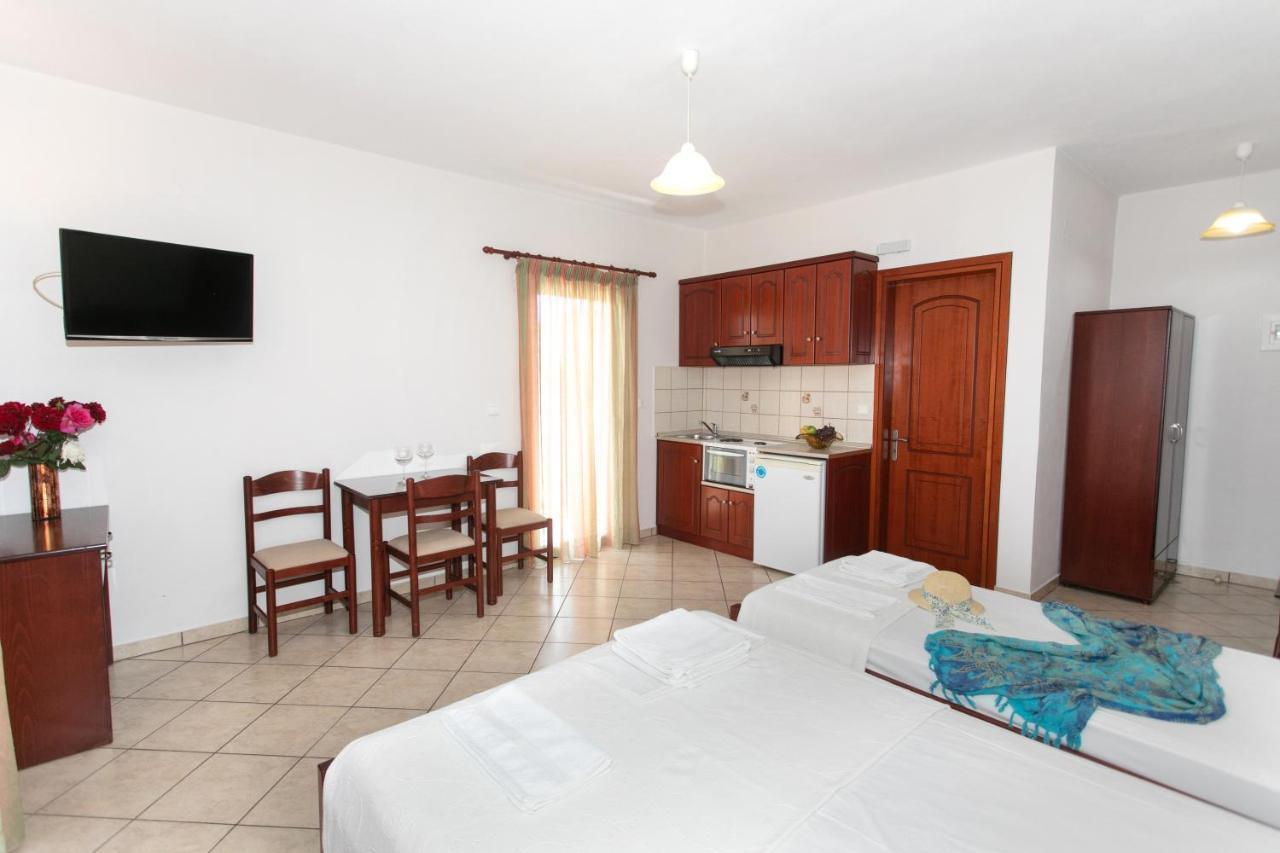 Lady Elena Hotel Амудия Екстериор снимка
