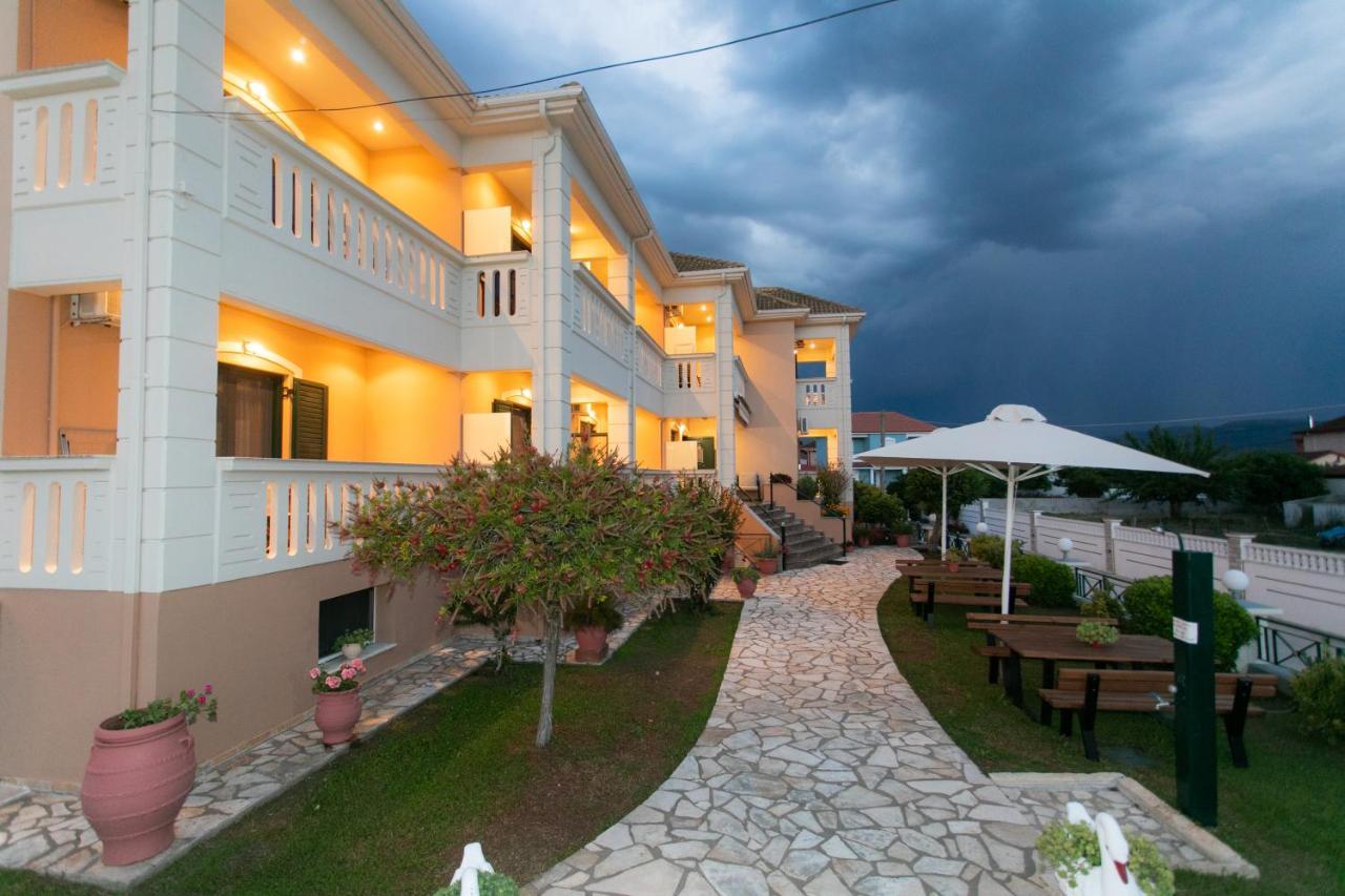 Lady Elena Hotel Амудия Екстериор снимка